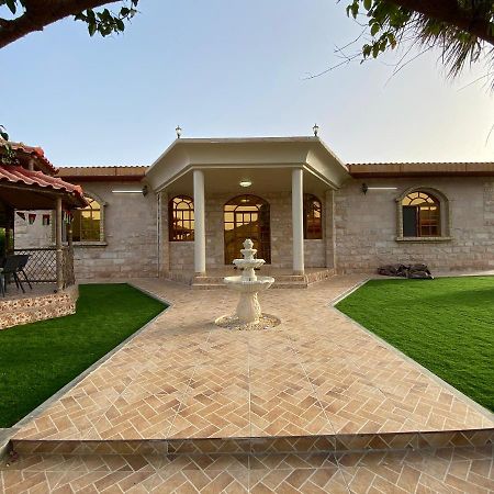 Uae Farm Villa Qur Kültér fotó